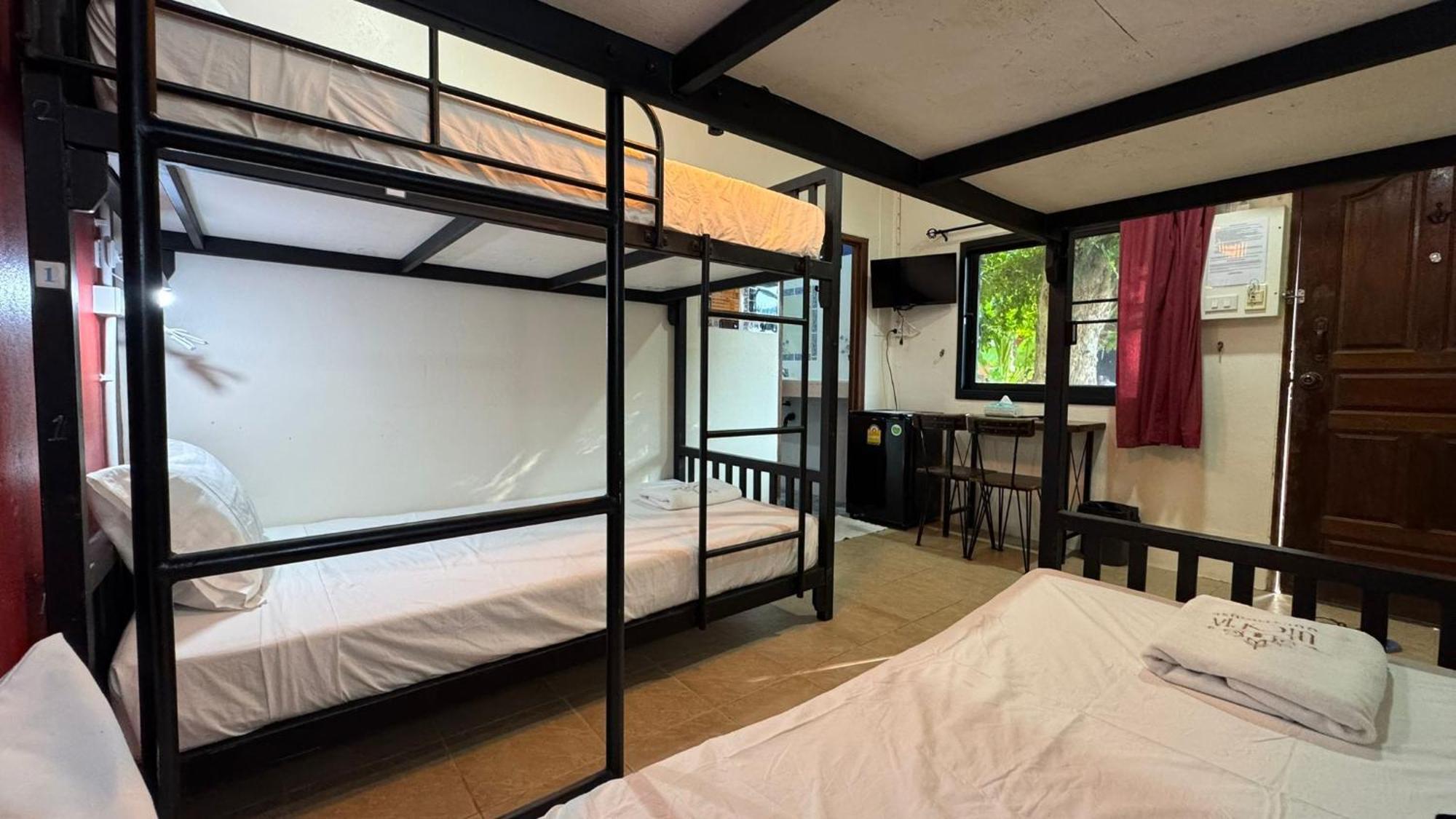 Goodtime Utopia Guesthouse Koh Tao Exterior photo